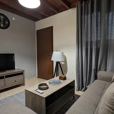Giannis House