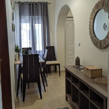 Giannis House